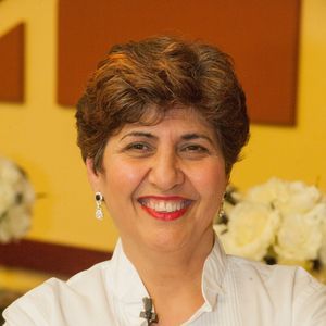 Meet your Posher, Ghada